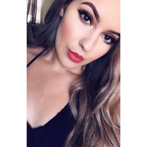 Meet your Posher, Angelica